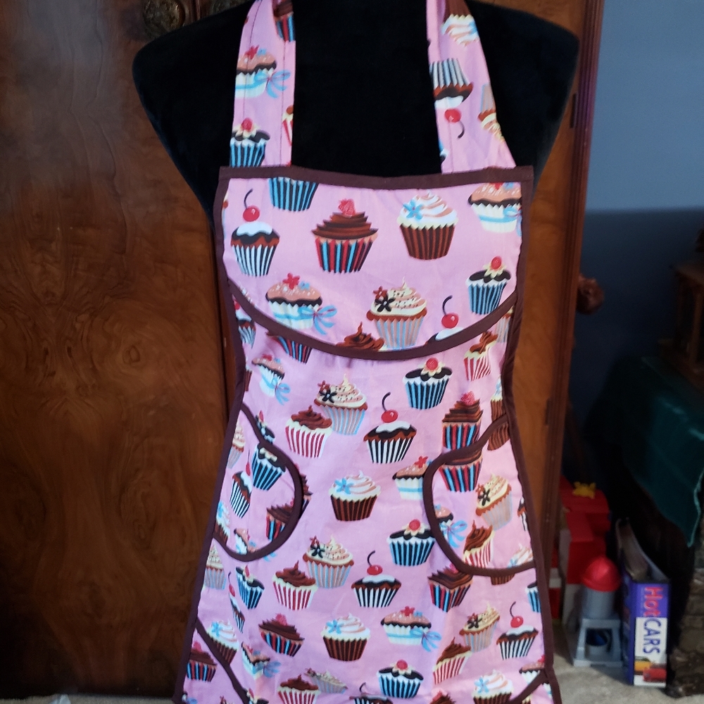 Beautiful Aprons - Picture 2 of 10